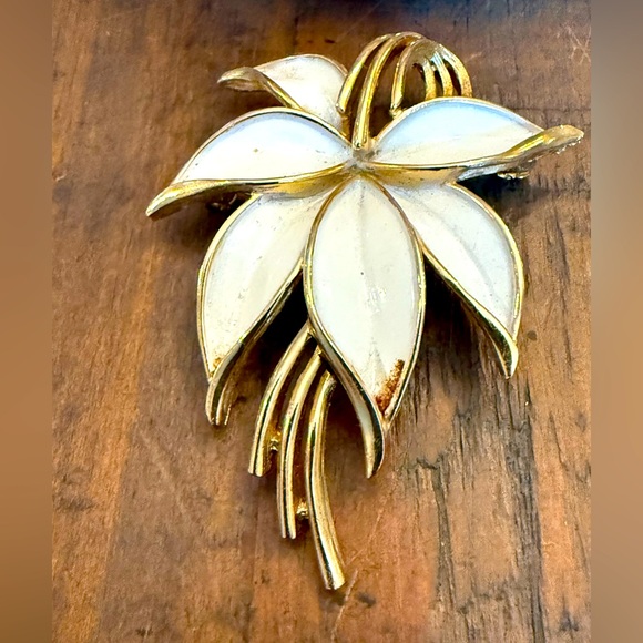 Trifari Jewelry - Vintage Trifari Enamel Flower Brooch White & Gold-Tone Signed 1950s-1960s Era